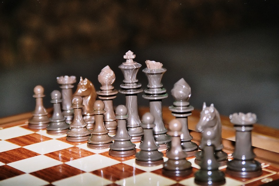 White Chess Piece on Top of Chess Board · Free Stock Photo Chess on line